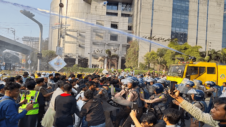 বাঘাইছড়িতে বিপুল পরিমাণ ভারতীয় সিগারেট জব্দ 
