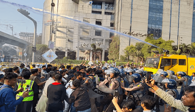 বাঘাইছড়িতে বিপুল পরিমাণ ভারতীয় সিগারেট জব্দ 